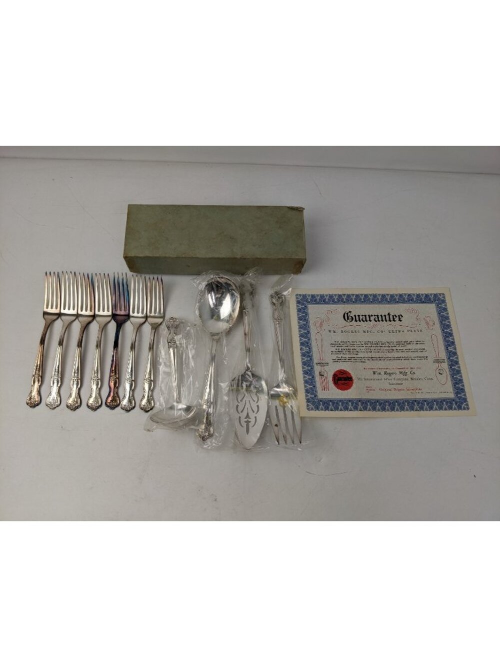 WM Rogers MFG Co Extra Plate Inspirational Magnolia Dinner Forks Serve Ware Lot